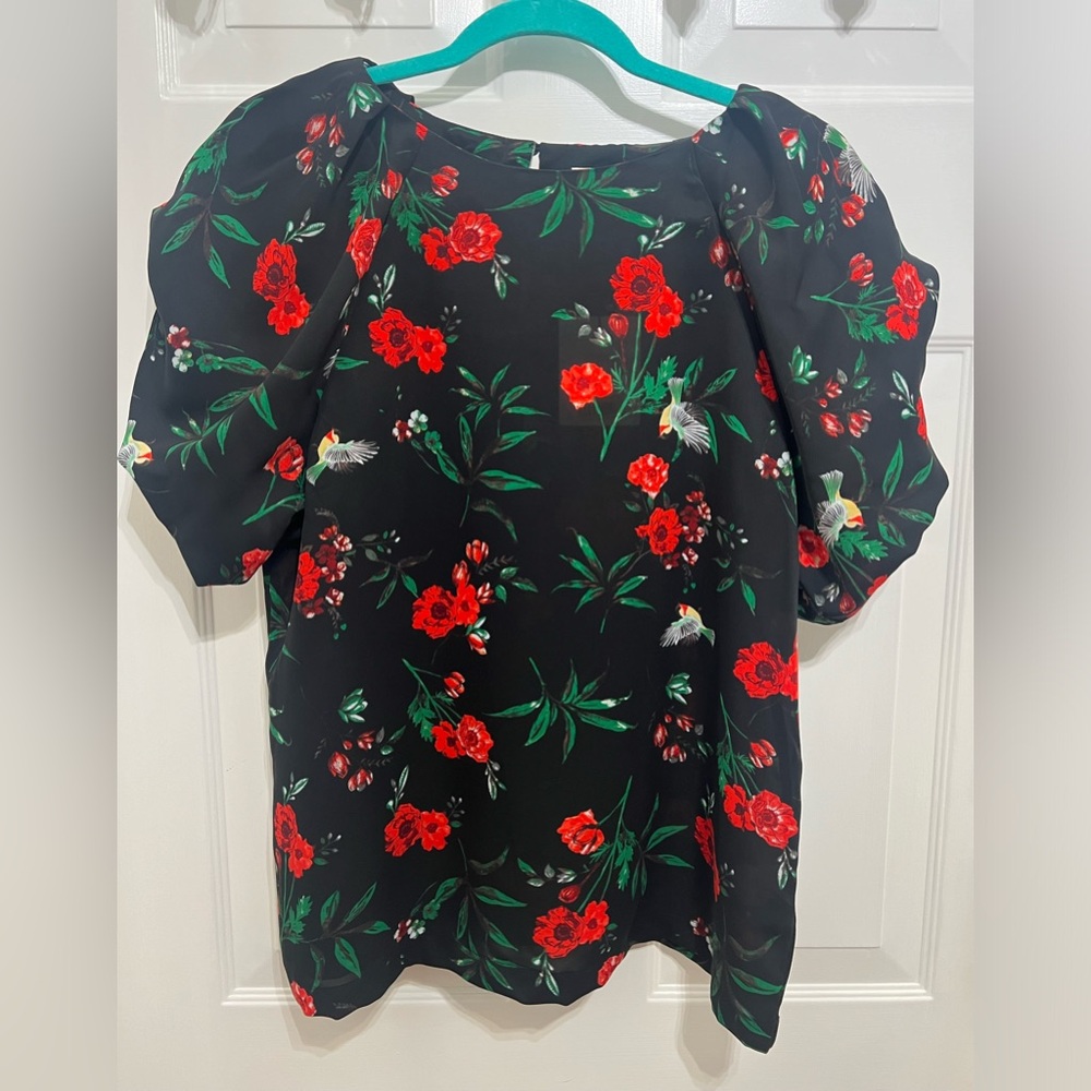 Gibson Latimer Black, Red and Green Floral short Sleeve Shirt - NWT